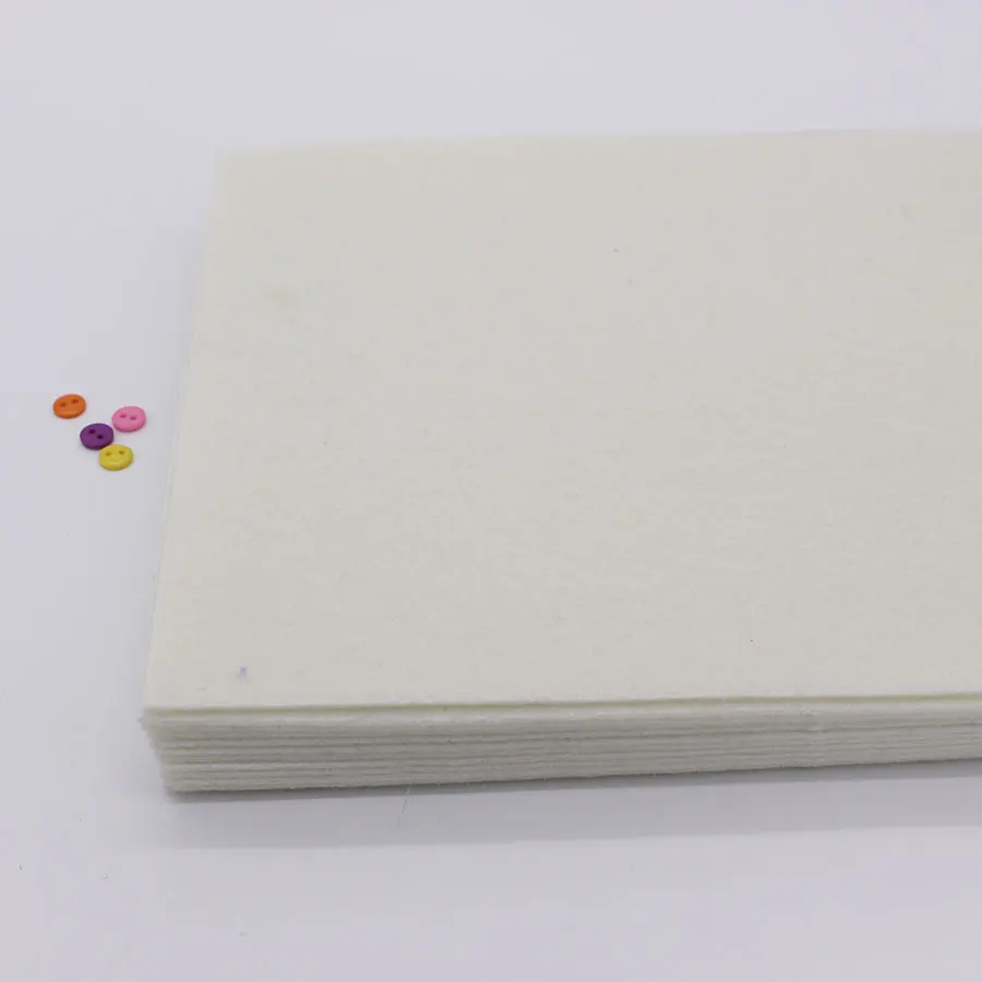 Фетровая ткань бежевого цвета белая 2 мм фетровая Полиэстеровая игла для