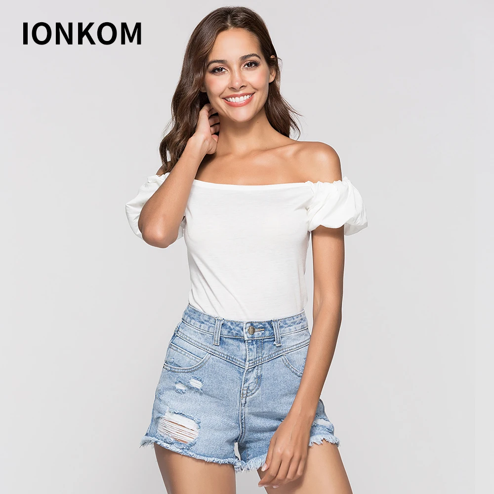 Женская футболка с открытыми плечами IONKOM облегающая укороченная короткими