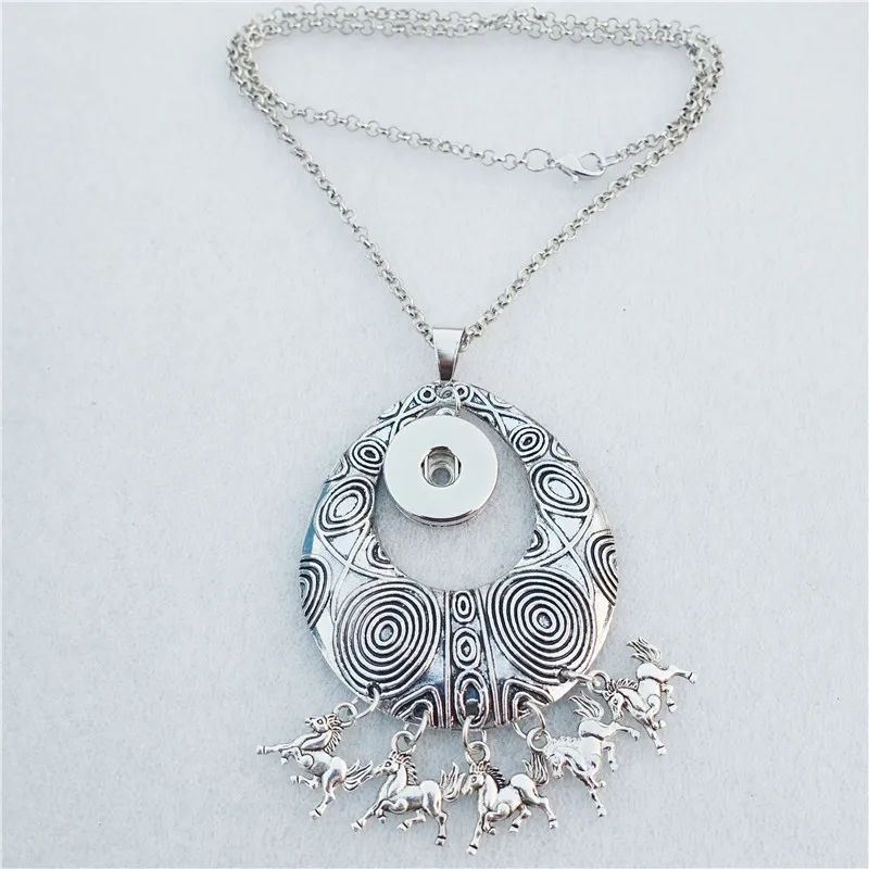 

12 Pieces Unique Large Retro Pendant Necklace with Circle Weave 18mm Snap Buttons Small Horse Charms Jewelry Wholesale Pack
