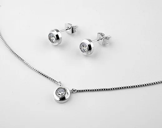 Бижутерия Italina Rigant. Новинка 2014 года. Элегантное ожерелье с австрийскими