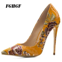 the 2018 new large size high heeled high heeled shoes with pointed toes and narrow slip ons are vintage and colorful silk women