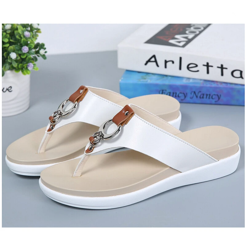 

2019 Woman Shoes Summer Beach Woman Slippers Fashion Platform Wedge Beach Flip Flops Low Heel Woman Slippers Lady Shoes
