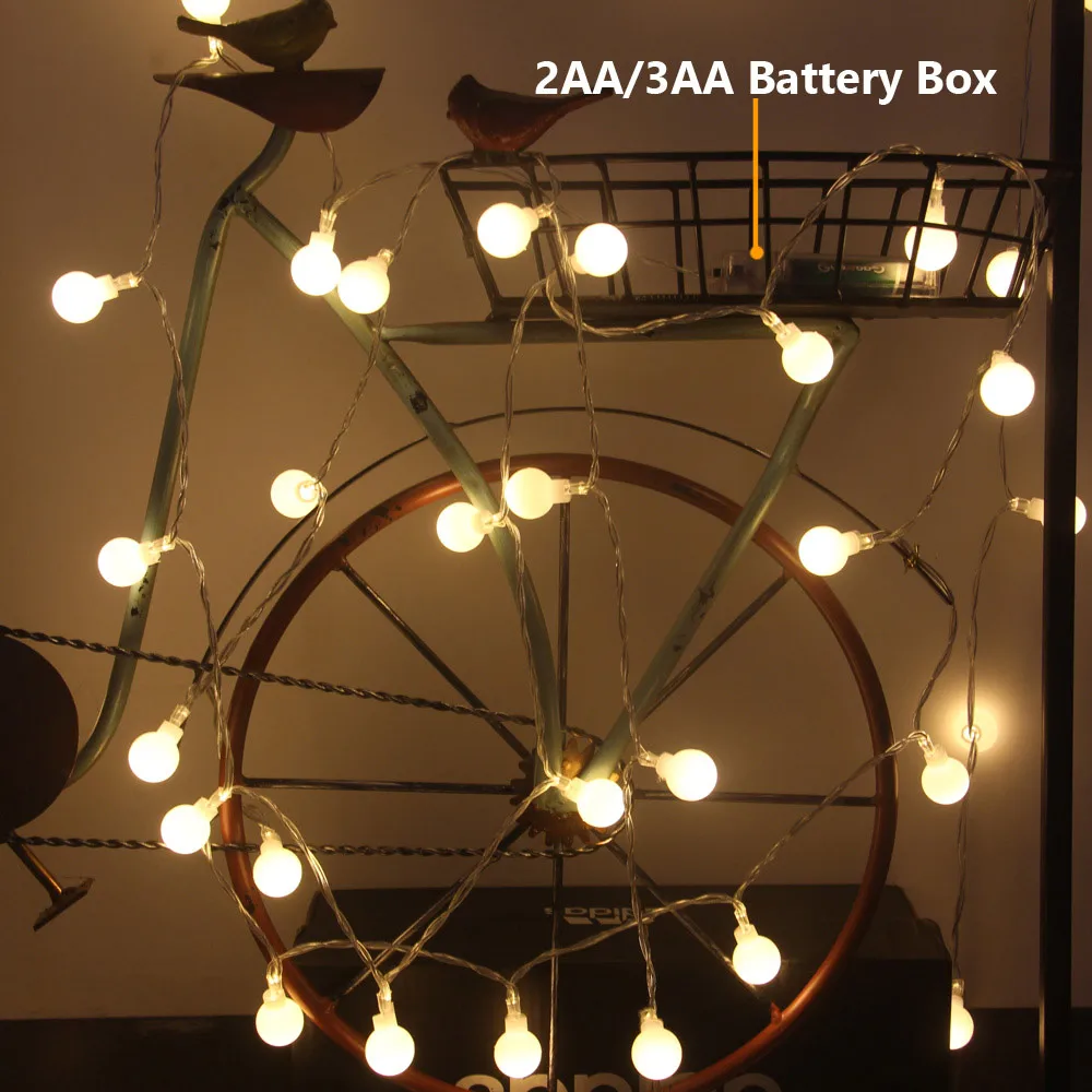 Гирлянда с круглыми лампочками работающая от батарейки Рождественская