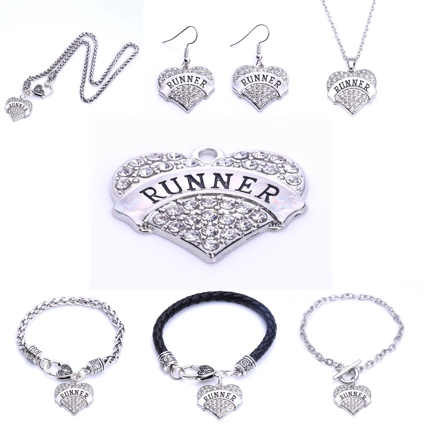 Браслет с сердечком покрытый родием блестящими кристаллами застежкой-лобстером