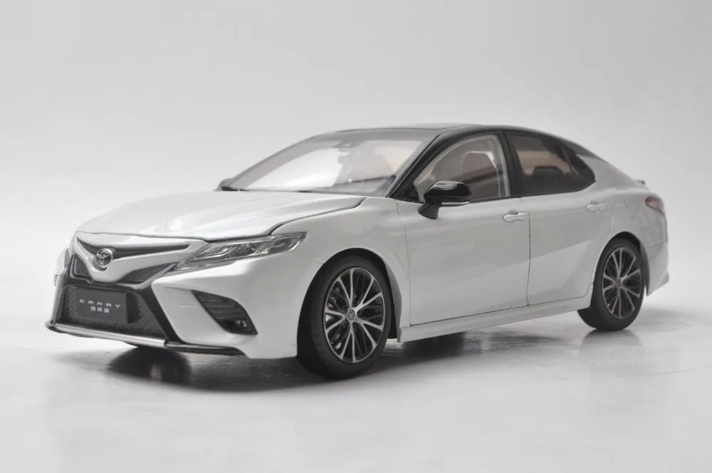 Модель литья под давлением 1:18 для Toyota Camry Sport 2018 игрушечный автомобиль из белого