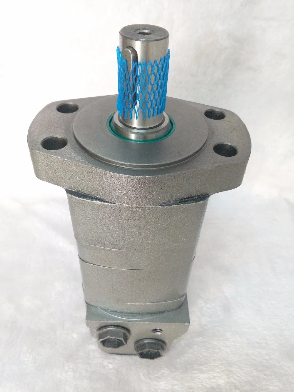 

Hydraulic drive motor 104-1343-006 STANDARD (MAGNETO) 4 BOLT