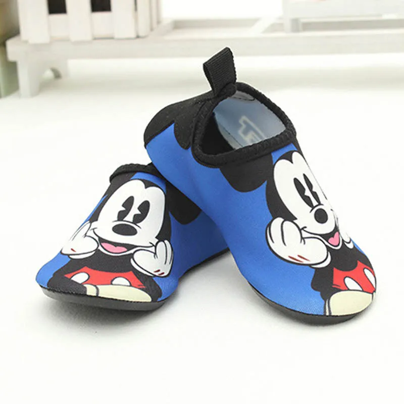 Mickey Disney/Новинка; Пляжные Носки для плавания с Микки и Минни; нескользящая обувь; обувь для йоги, фитнеса, танцев, серфинга, дайвинга; детская обувь для мужчин и женщин - Цвет: Mickey