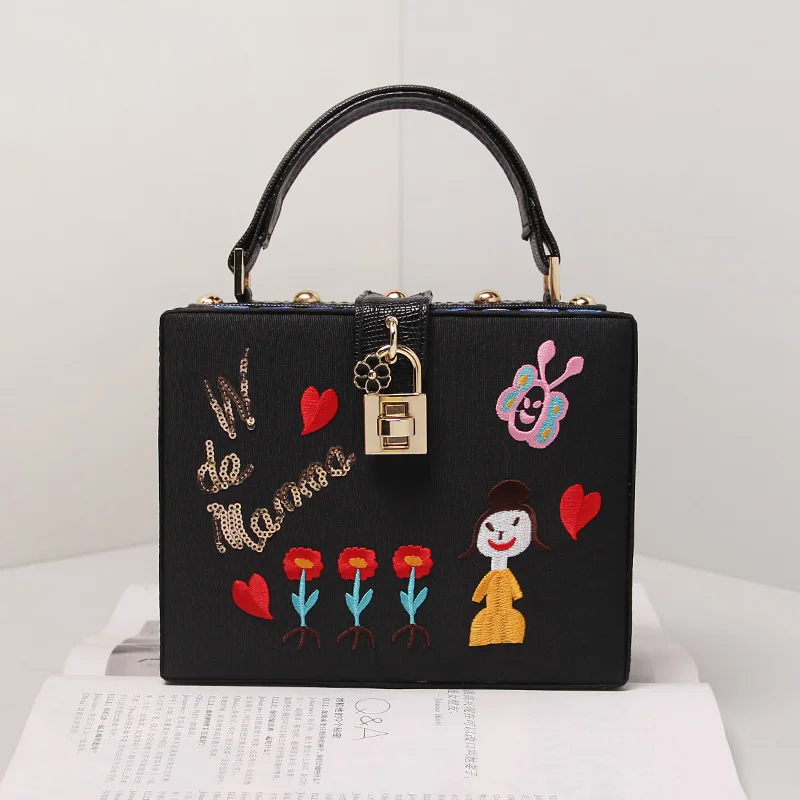 Женская вечерняя сумка мессенджер модная дизайнерская на плечо с вышитыми