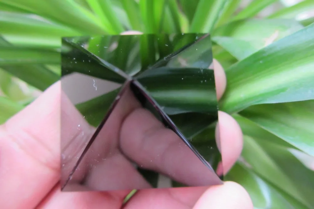 

55g g NATURAL PRETTY OBSIDIAN CRYSTAL PYRAMID HEALING