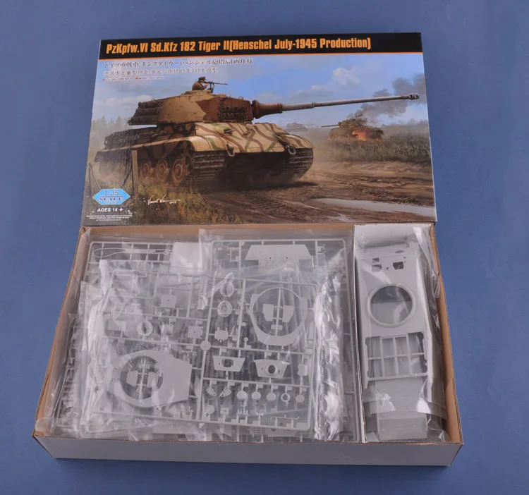 Hobby Boss 1/35 масштаба Pz. Kpfw. VI Sd. Kfz.182 Тигр II хеншель июля 1945 производства 84533 | Игрушки и