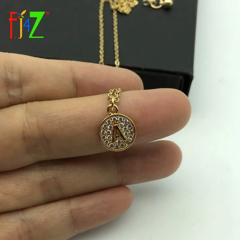 F. J4Z Новые горячие алфавитные подвески золотые медные Мини 26 букв ожерелья сверкающие циркониевые хрустальные монеты начальные ожерелья