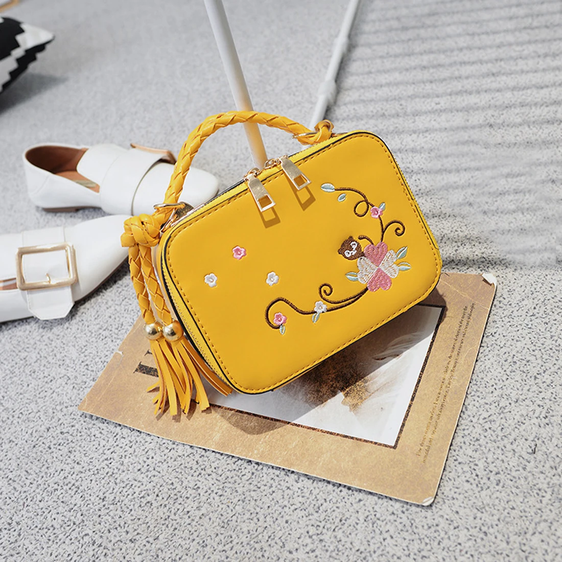 SFG дом летние белые Цветочный принт клапаном сумка Для женщин Сумка Элегантный