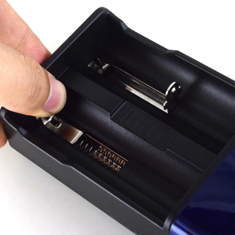 

Newest Batttery Charger Q4/Q2 4 slots and 2 slots Charger for AA/AAA Ni-MH Ni-Cd 26650/22650/18650/18500/14500 Li-ion Power Bank