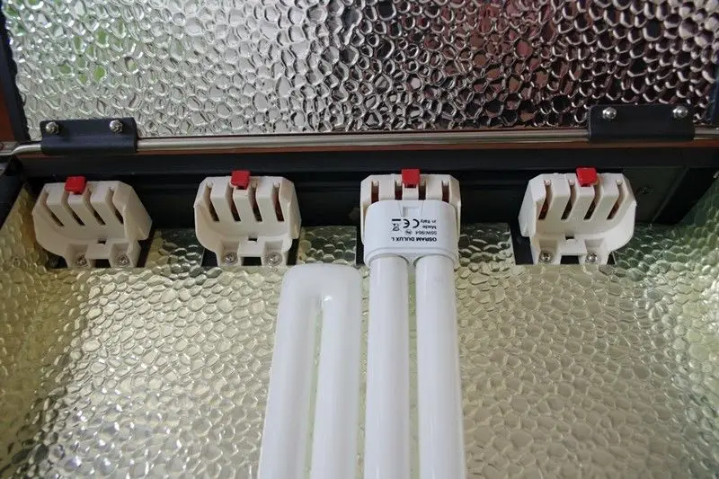 Лампа дневного света OSRAM DULUX L 2G11 55 Вт/954 или Вольфрамовая Вт/930 флуоресцентная