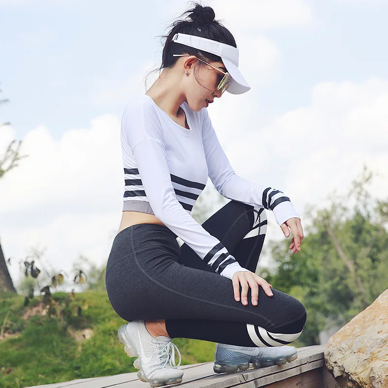 Женский комплект в полоску Корейском стиле (футболка + штаны) спортивная одежда