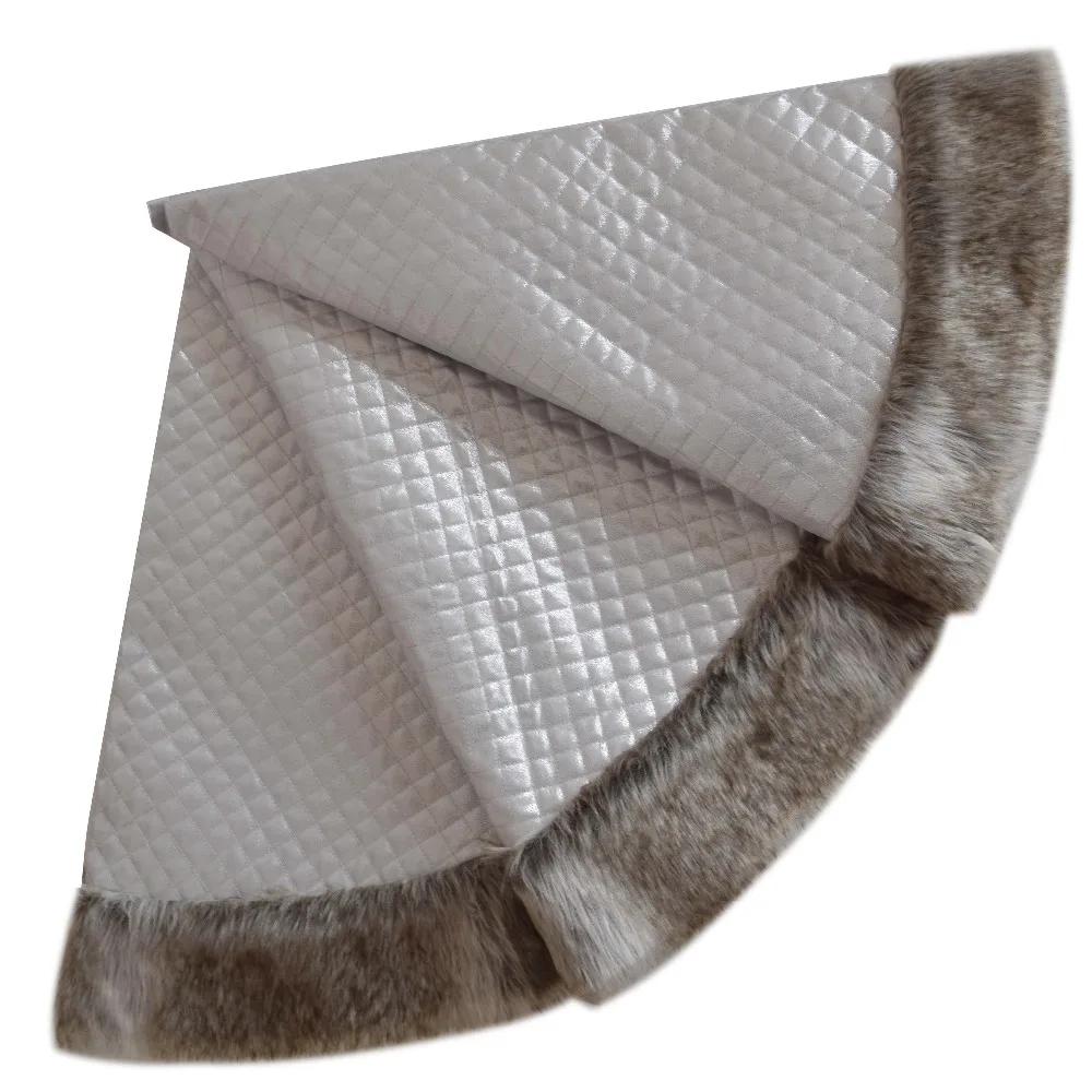 Sorrento 50&quot Silvery Diamond Quilted shiny metallic glitter Design Christmas tree skirt with faux fur border decoration | Дом и сад