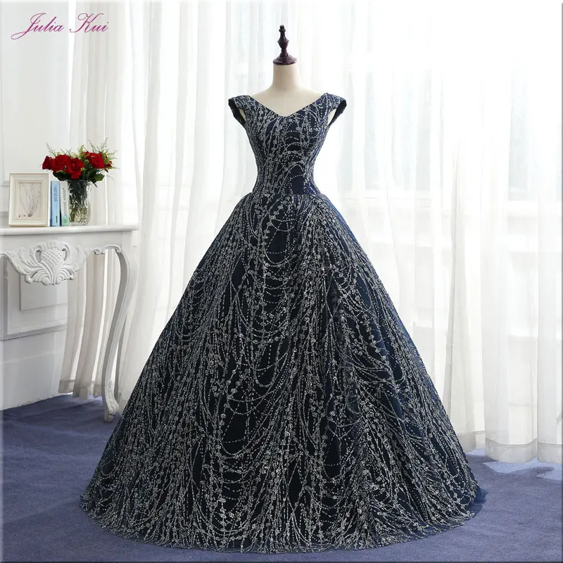 Бальное платье с V-образным вырезом и блестками в пол | Свадьбы торжества