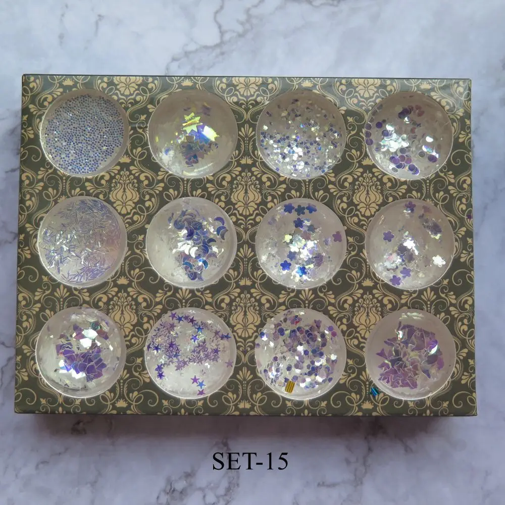 Набор для ногтевого дизайна из разных блесток: ракушки, горошки, круги и заклепки.