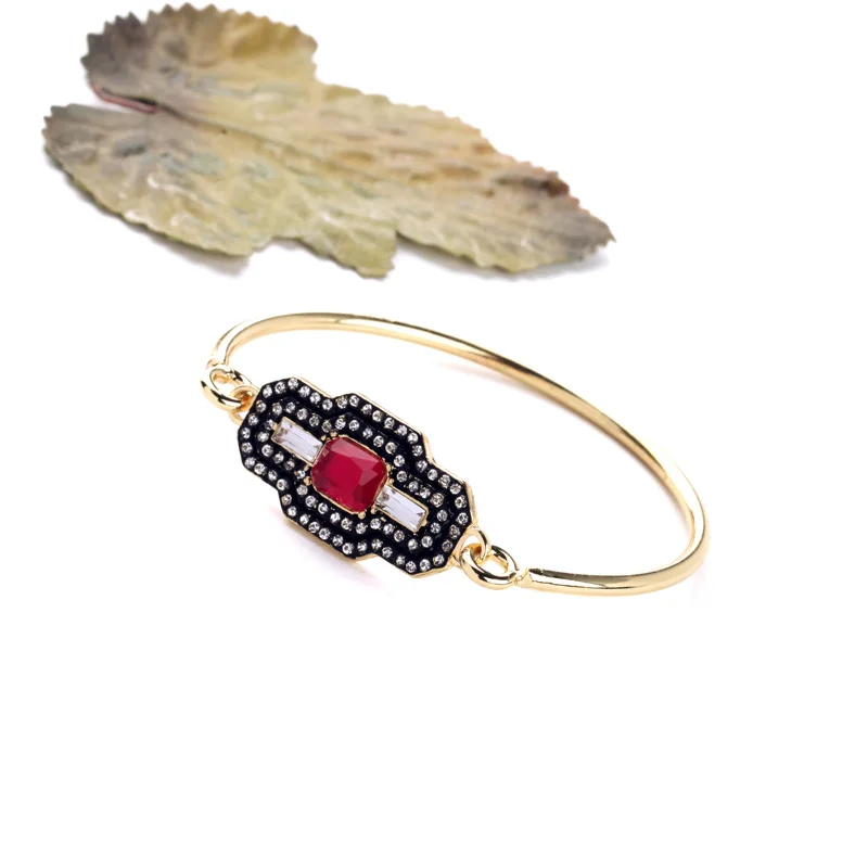 Дизайнерские новые 2020 имитация зеленого красных браслетов и золотого цвета одно