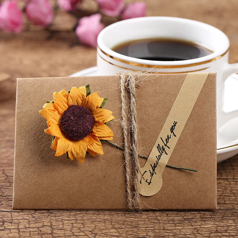 Оригинальная маленькая поздравительная открытка ручной работы на день рождения