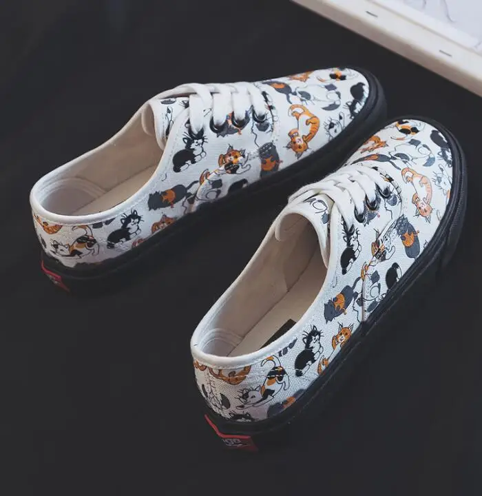 white Cat Kitty Cartoon Canvas Shoes Women Autumn Summer Graffiti Women Sneakers Korean Edition White Vulcanize Shoes - Цвет: white
