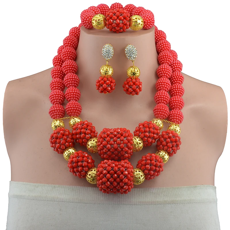 Комплект ювелирных изделий из 3 предметов комплект с кристаллами золотого цвета