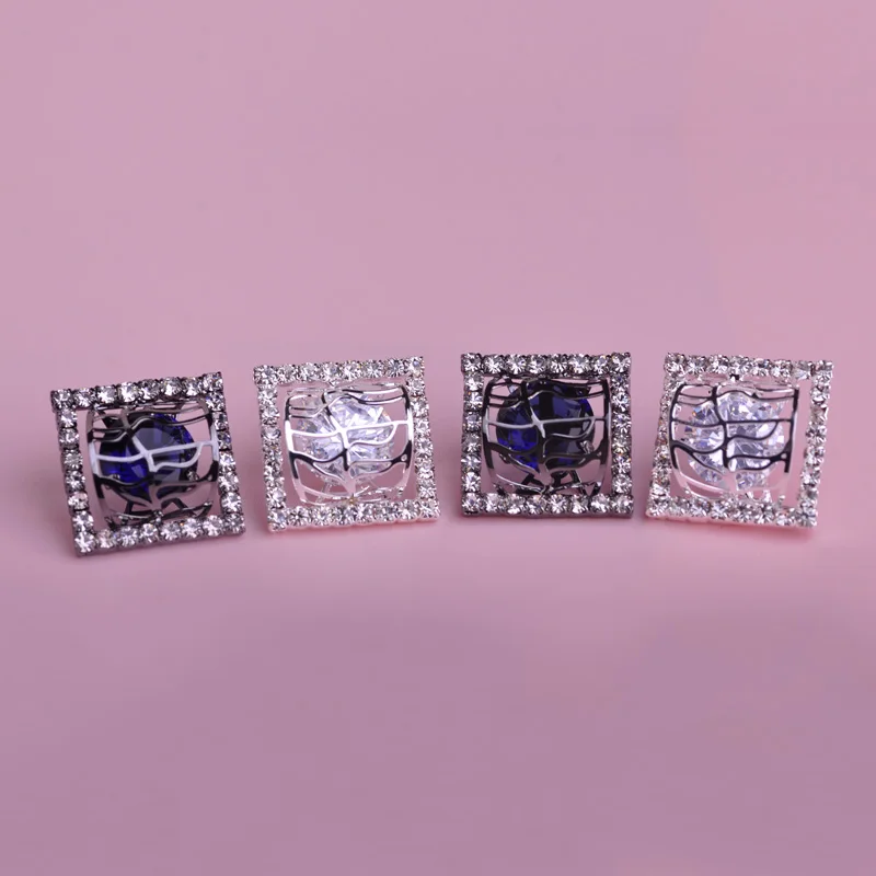 Женские маленькие серьги гвоздики Blucome золотистые квадратные из меди и циркона