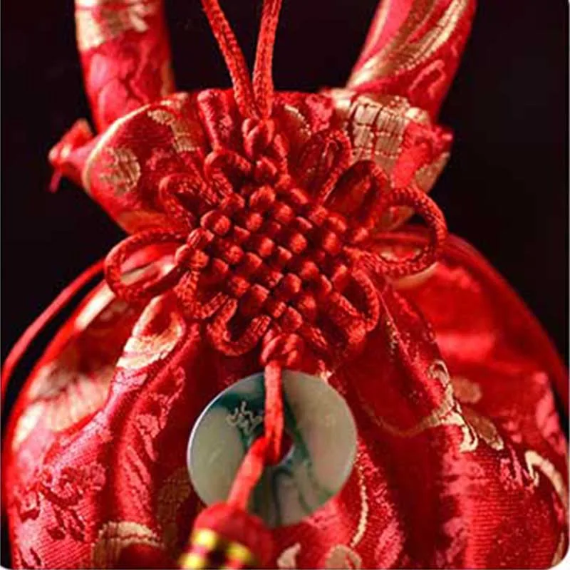 

Silk Tassel Design Candy Box Wedding Candy Box Creative Silk Bag Wedding Gift Box Wedding Party Supplies 10pcs/lot Candy Box