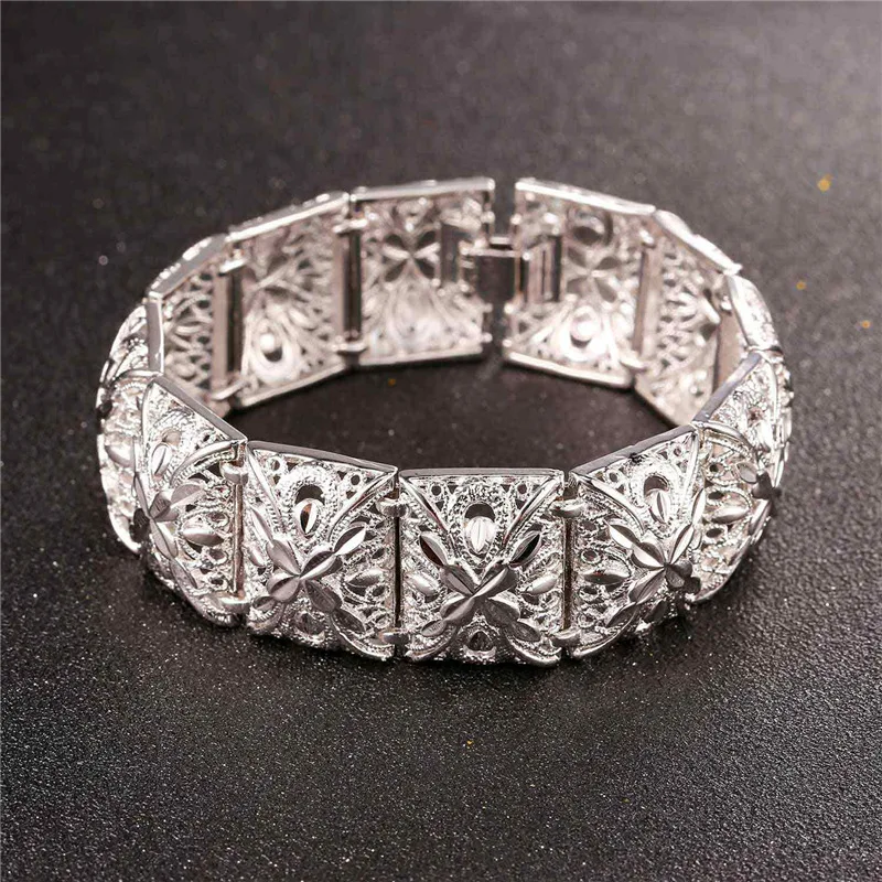 

Vintage Wide Cuff Bracelet For Women Indian Jewelry 20cm Long 2.2cm Width Gold Color Cute Metal Fashion Bracelet Bangles H2400