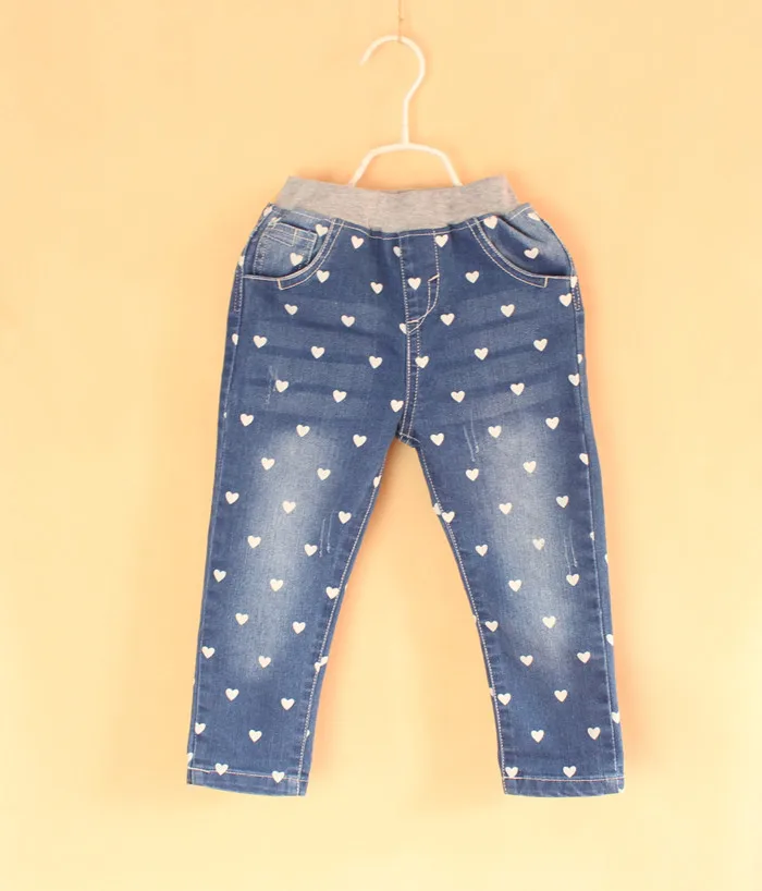 Весенне-осенние хлопковые джинсы с принтом сердца для маленьких девочек детские