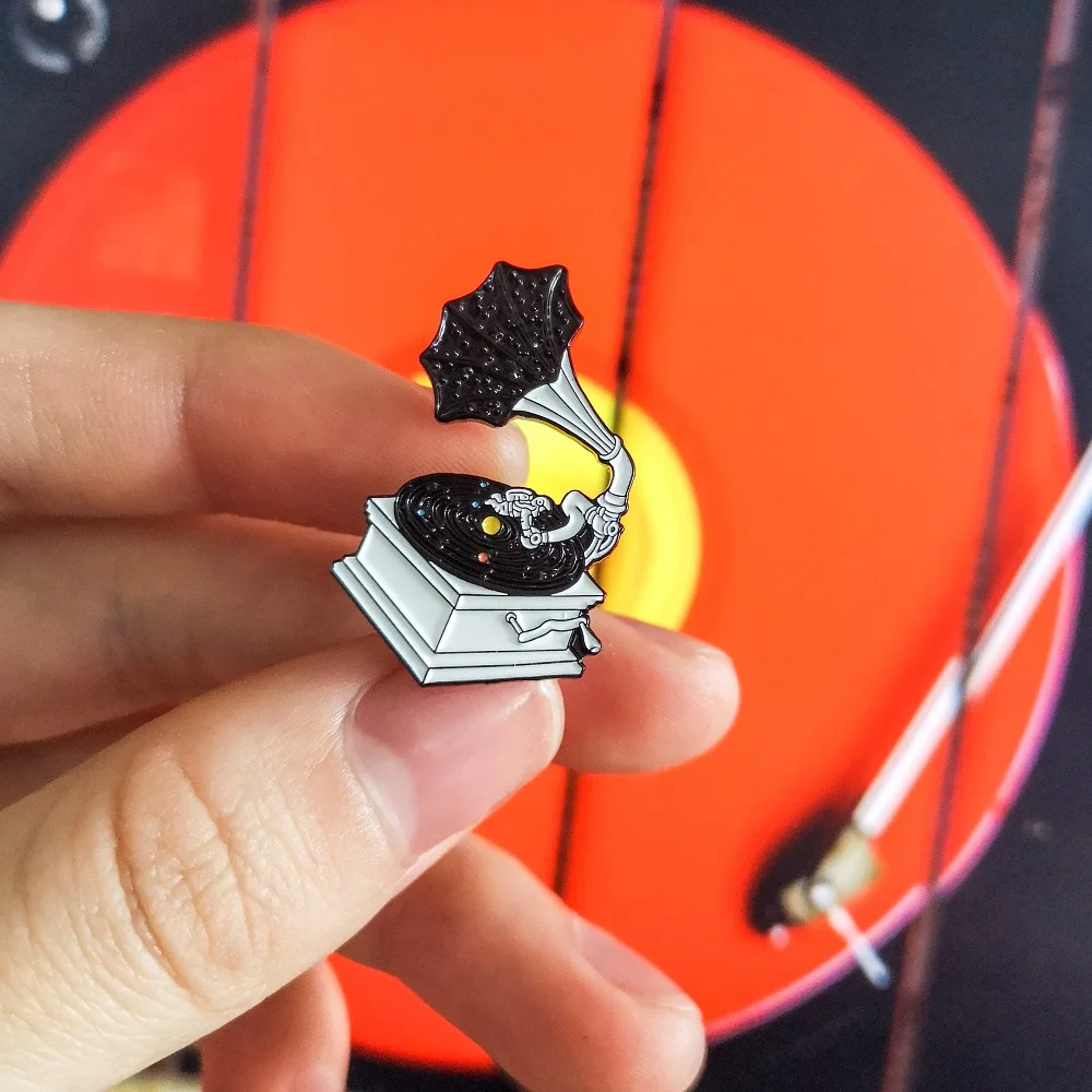Universe Phonograph Glitter Gramophone Lincos Magic Vintage Enamel pins Badge Brooches for Women Men Fans Gift | Украшения и