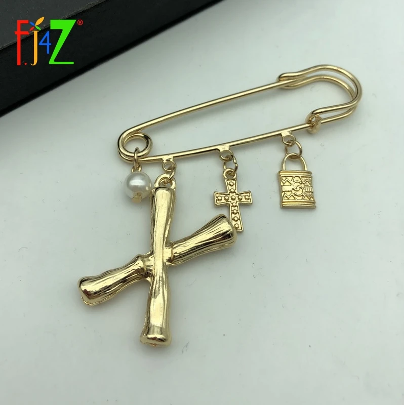 F. J4Z Новые популярные женские буквенные броши, сплав, маленькие A-Z, инициалы, крест, замок, жемчужные подвески, булавка брошь бижутерия, броши на булавке