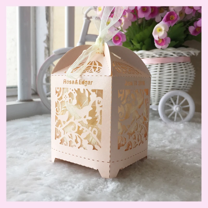 100 шт./лот на заказ имя Дата ручная работа бумажная коробка с кружевным вырезом