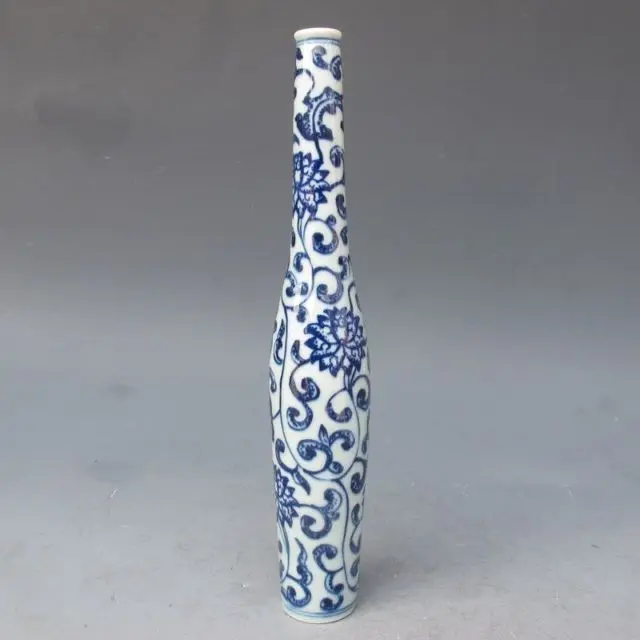 

Chinese Blue and white Porcelain Hand-Painted Vase