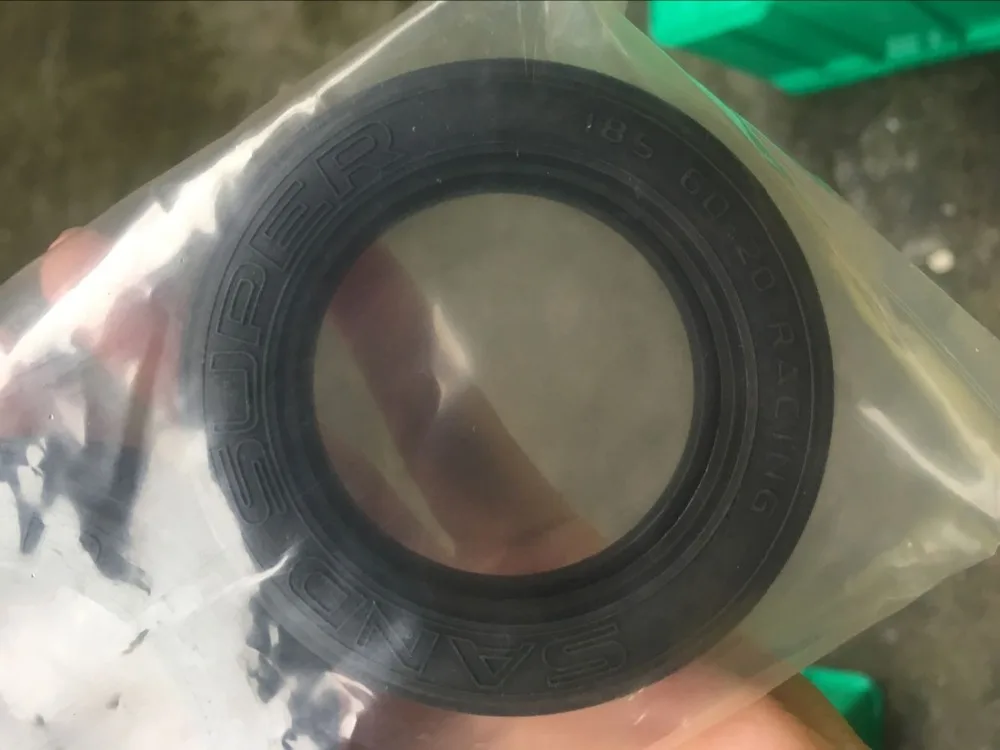 Передняя шина Kyosho для чёрного жука скорпиона Томагавк Радиоуправляемый