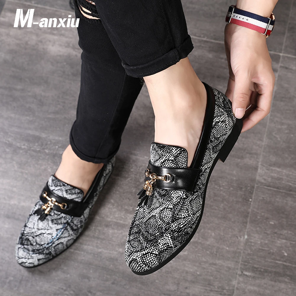 

Doug Casual Leather Shoes 2020 New Style Tassel Snakeskin Pattern Dress Shoes Personality Nightclub Christmas Party Shoes
