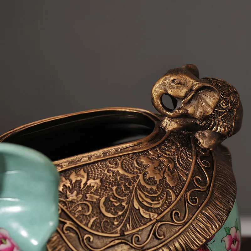 

The elephant ornaments European luxury box retro decor Home Furnishing high-grade living room table multifunctional box