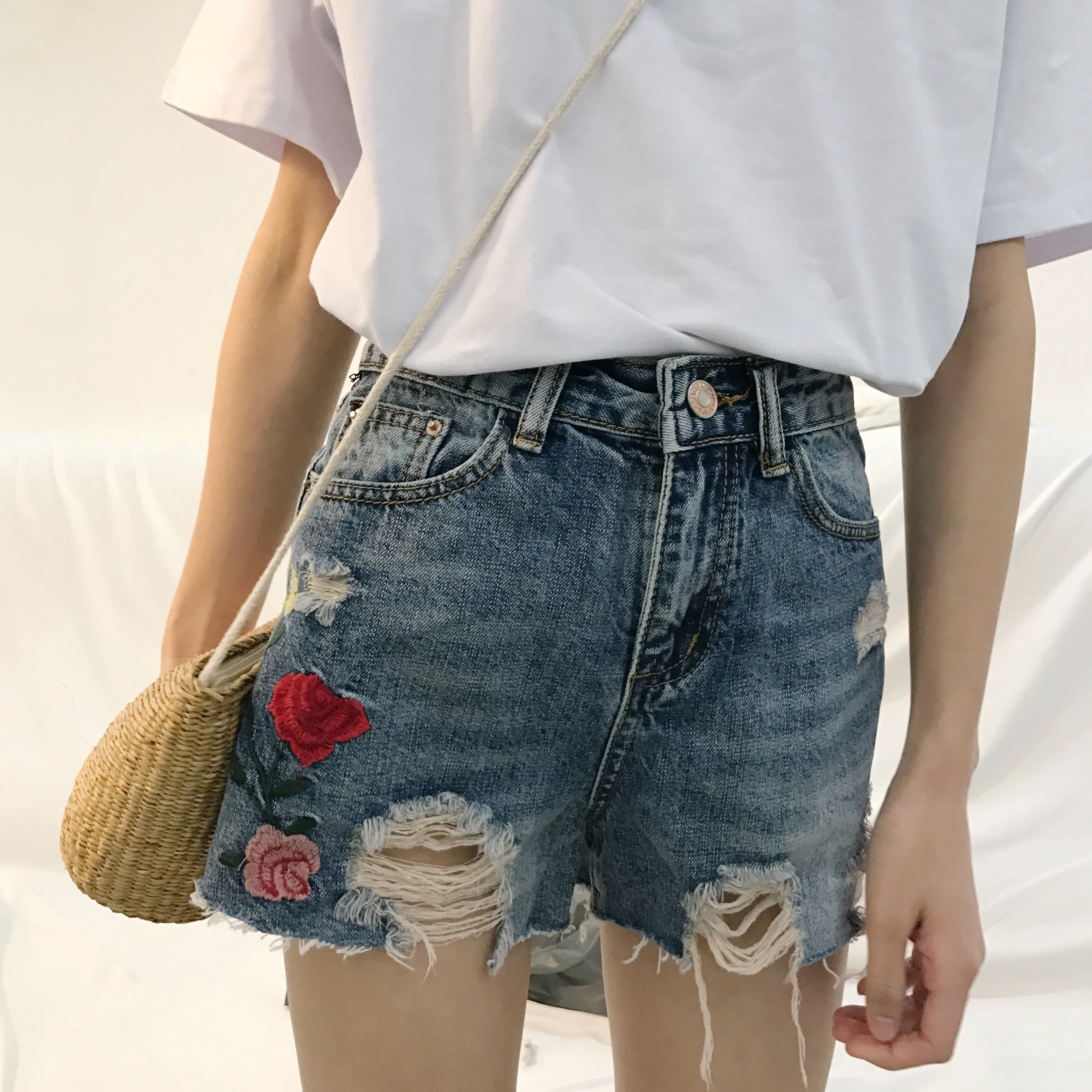Harajuku Embroidery Rose Denim Shorts Female 2017 Summer High Waist Women Jeans Short Retro Hole Pantalones Cortos Mujer S~L | Женская