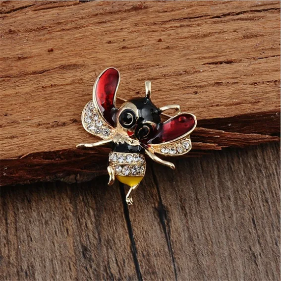 07 Lapel Pins Хрустальные броши в виде пчел для женщин унисекс насекомое брошь булавки металлические милые маленькие значки нагрудные знаки платье пальто аксессуары ювелирные изделия - Окраска металла: 07 Lapel Pins