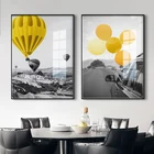 Скандинавский желтый воздушный шар, автомобильный настенный художественный холст, Постер и печать, черно-белый пейзаж, холст для гостиной, современный декор