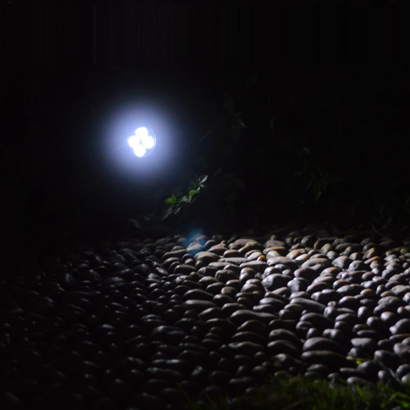 Светодиодная уличная лампа на солнечной батарее Точечный светильник для сада