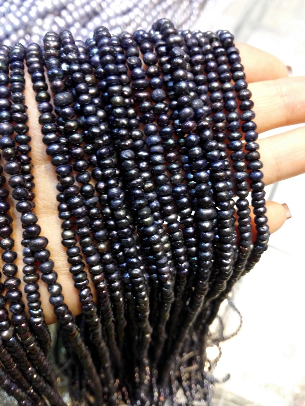 Натуральный пресноводный жемчуг 2-4 мм черный цвет настоящий бусины россыпью одна