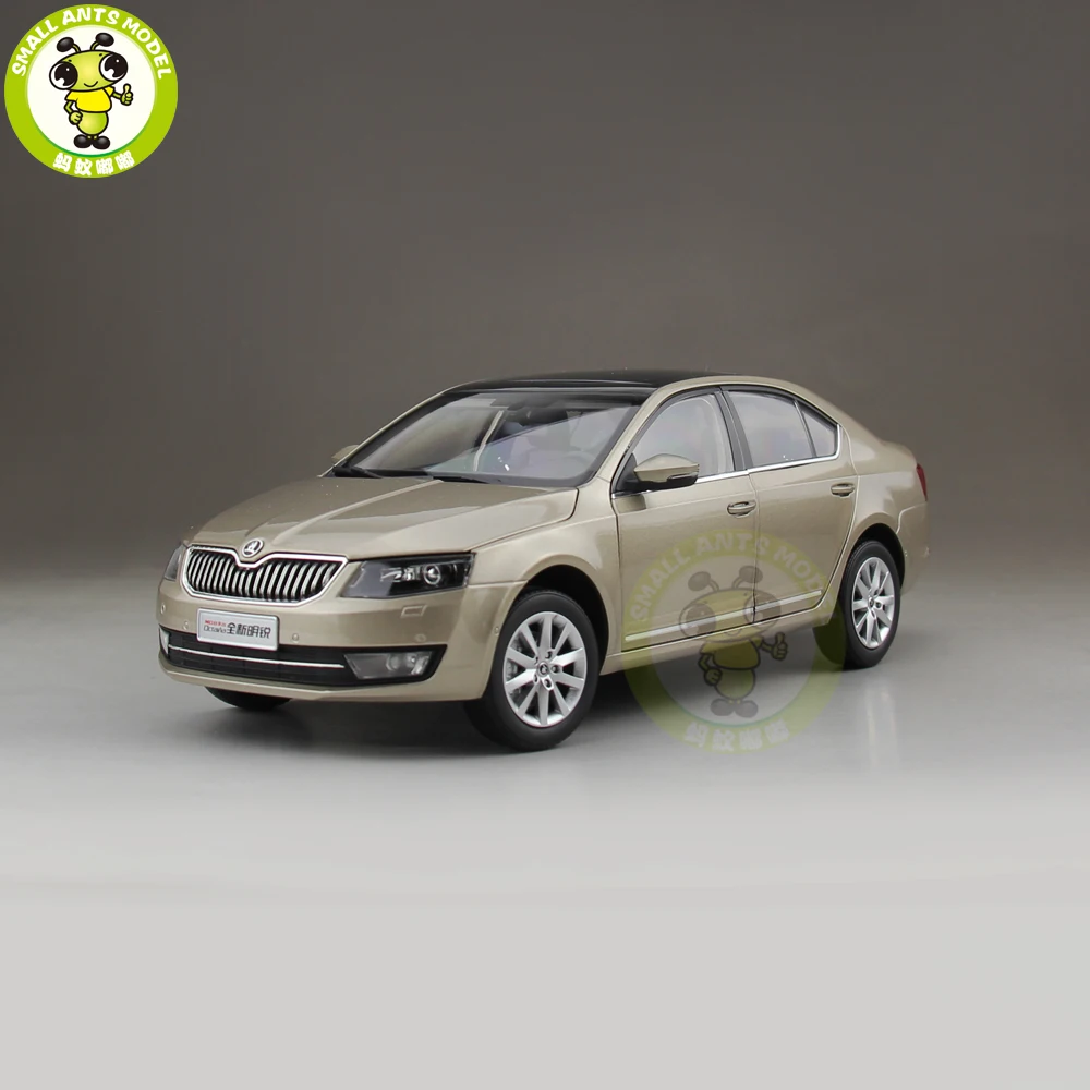 1/18 Skoda Octavia литая под давлением металлическая модель автомобиля игрушка мальчик девочка подарок золото