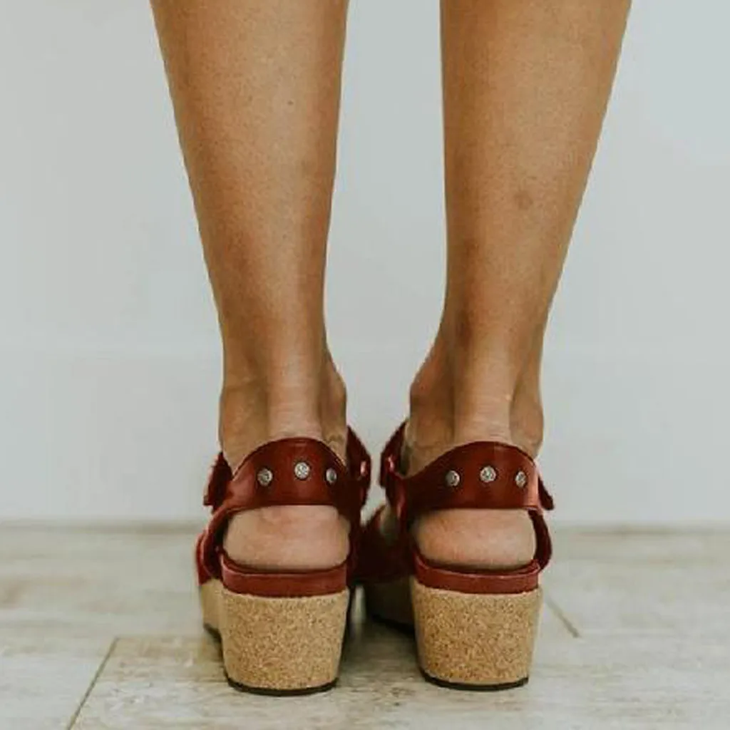 Сандалии женские в ретро стиле босоножки на танкетке Нескользящие толстой