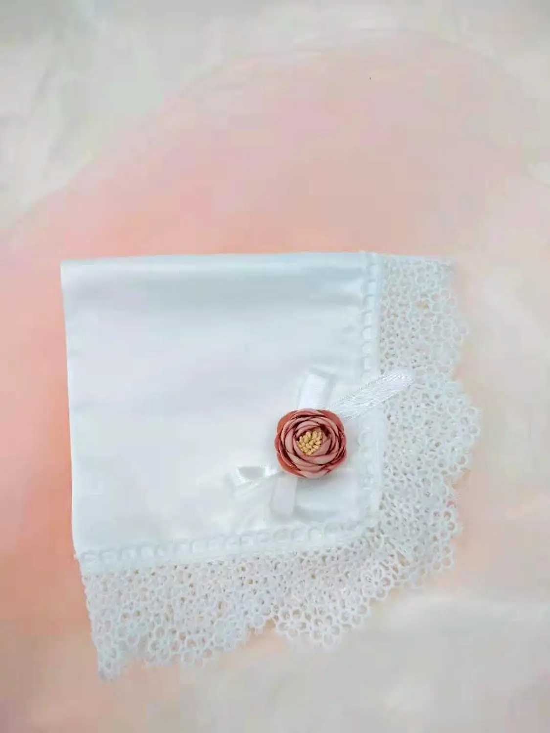 Детские Премиум атласные кружевные носовые платки крючком hankies Дамский свадебный платок в цветочки Крестильный платок с вышивкой