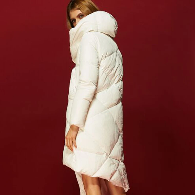 Женское зимнее пальто белая куртка пуховик с капюшоном Длинная утепленная