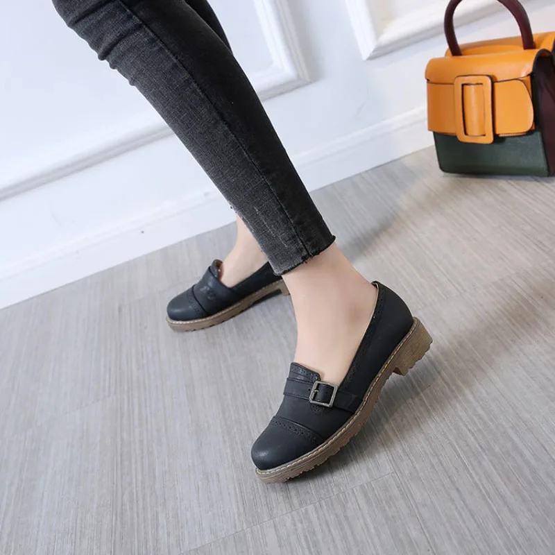 Дамы Повседневное Slip-On плоские легкие кожаные туфли Винтаж круглый носок с