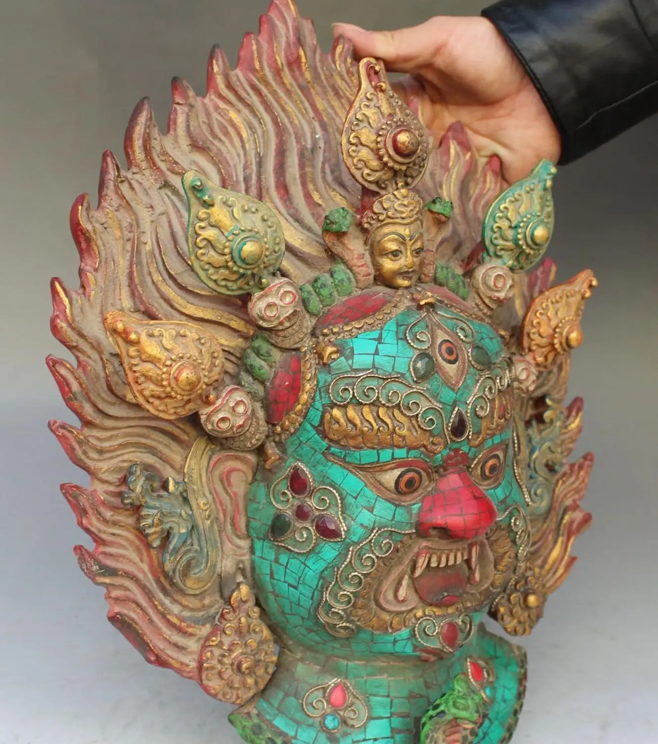 Китайский тибетский буддизм дерево бирюза и Коралл маска для головы статуя