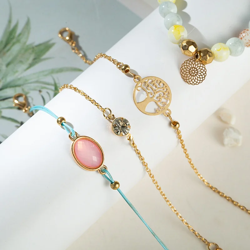 Браслет из 4 предметов с цветными бусинами и розовым деревом подарок для девушки