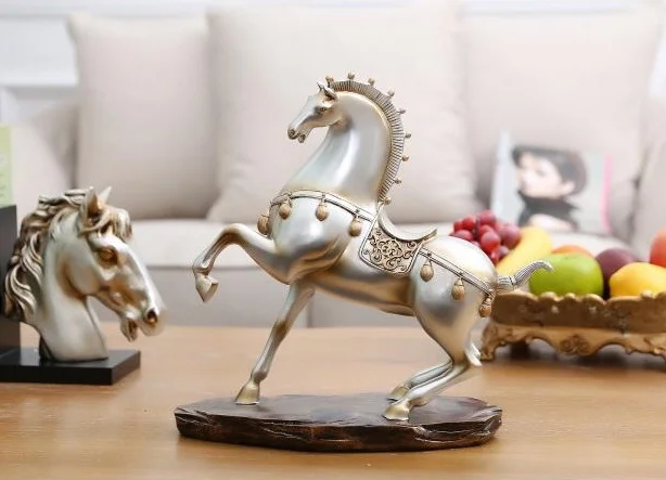 Античная модель военной лошади скульптура ручной работы статуя из искусственной